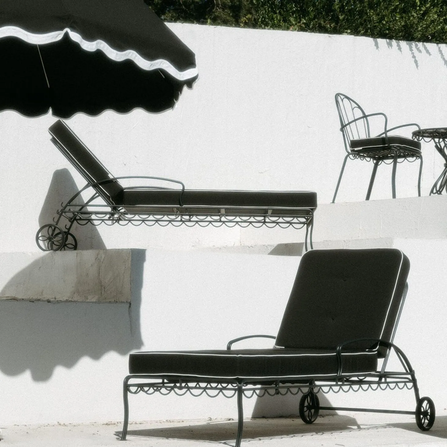 The Al Fresco Sun Lounger - Vintage Black