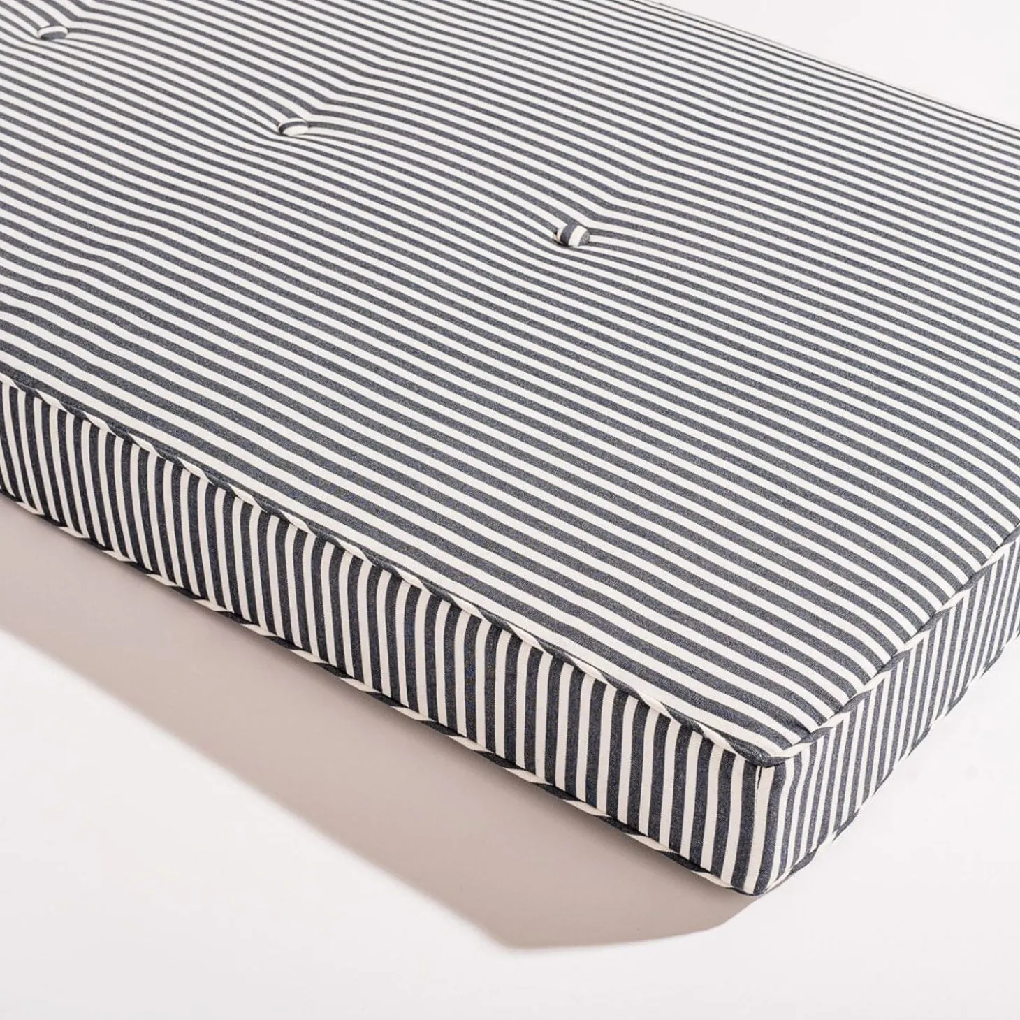 The Al Fresco Sun Lounger Cushion - Lauren'S Navy Stripe