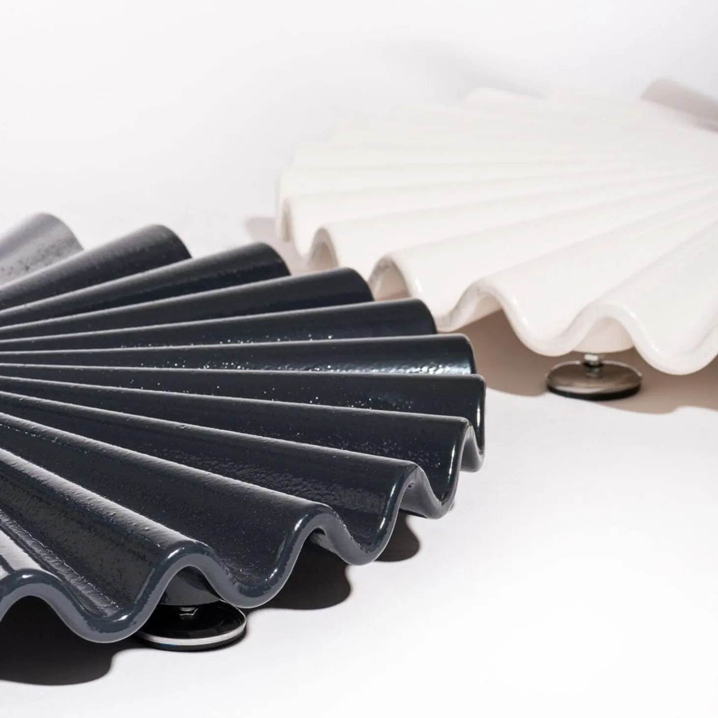 The Clamshell Base - Vintage Black