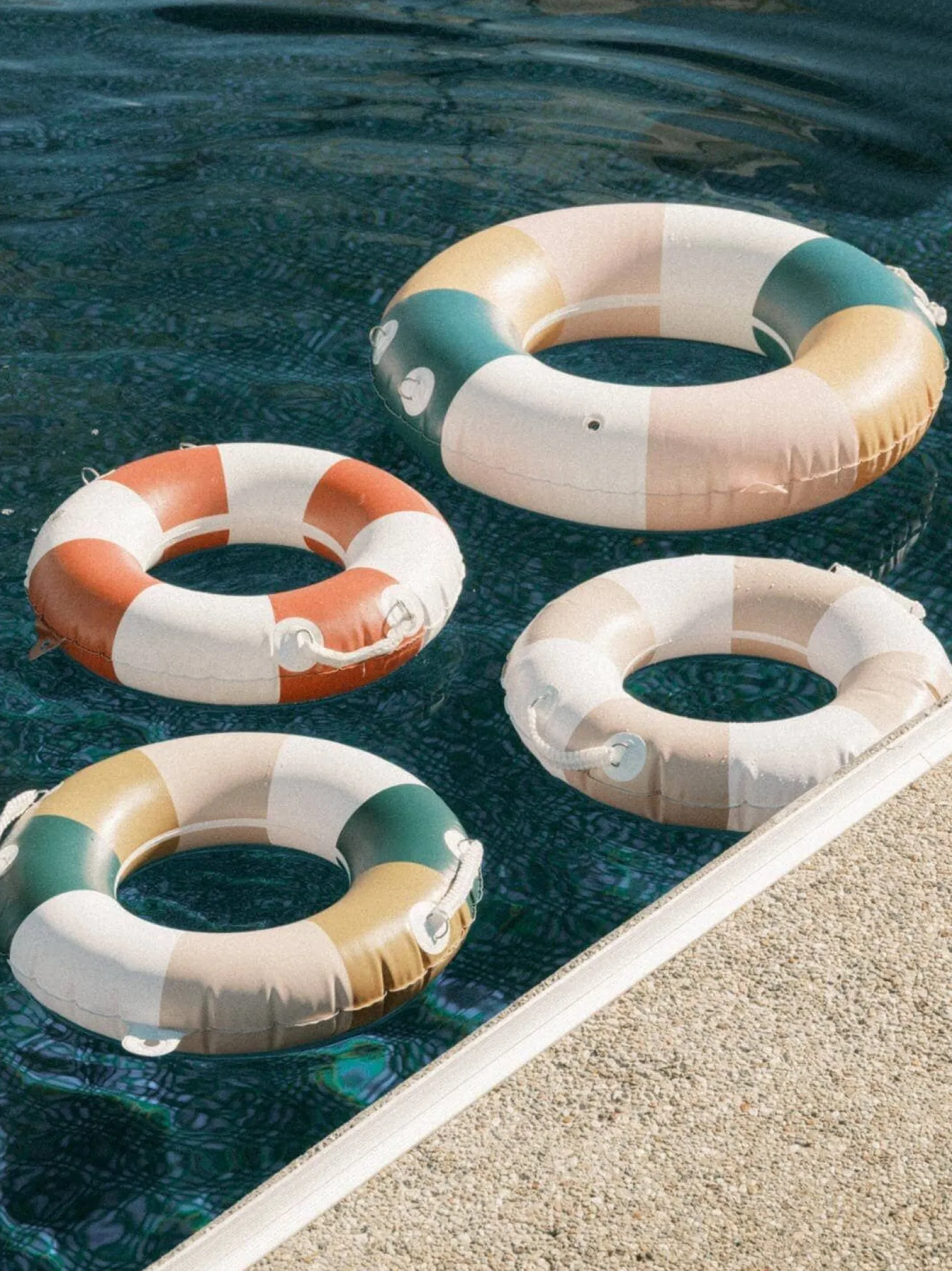 The Classic Pool Float - Small - 70'S Panel Cinque