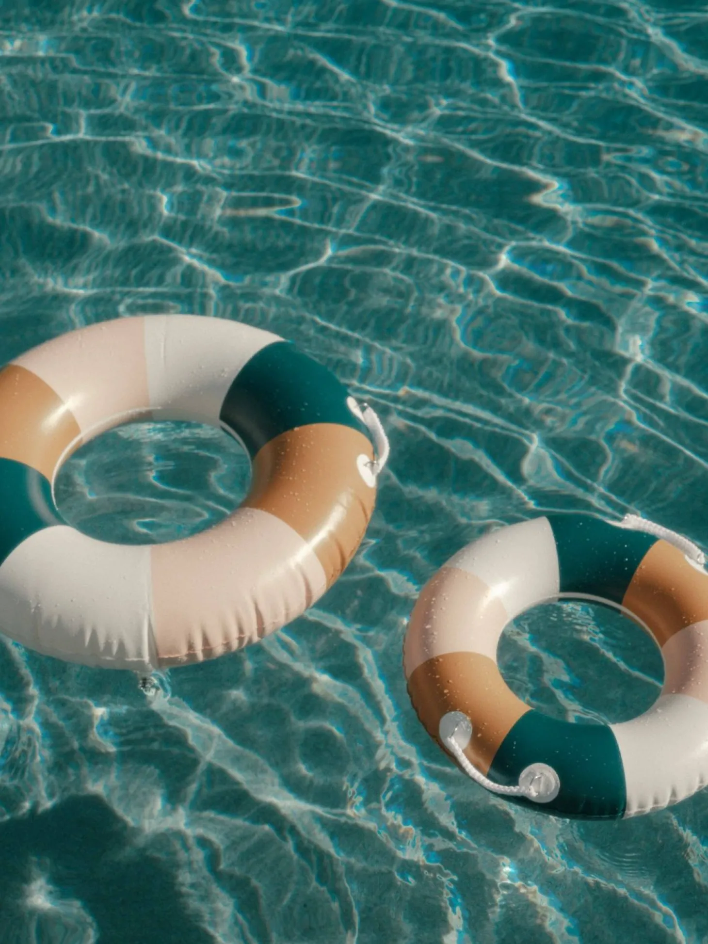 The Classic Pool Float - Small - 70'S Panel Cinque