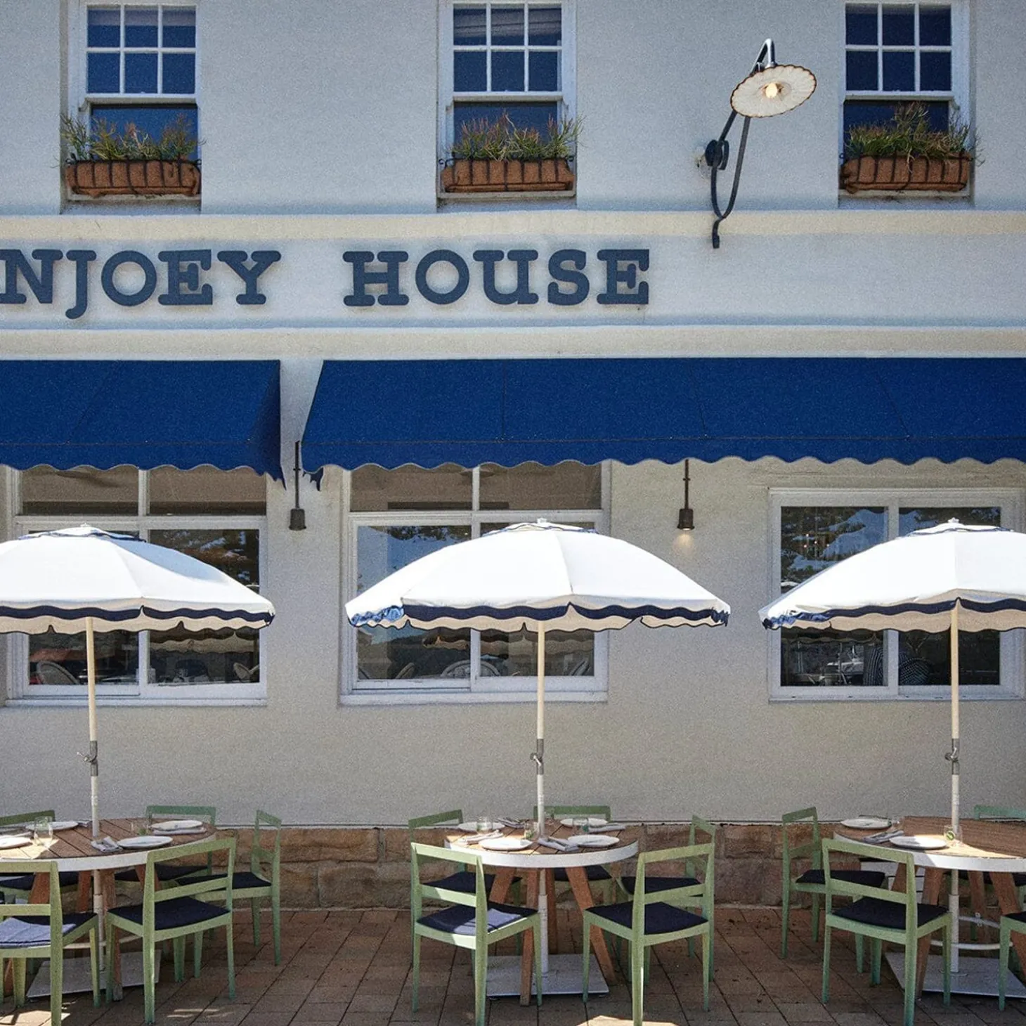 The Club Umbrella - Rivie White