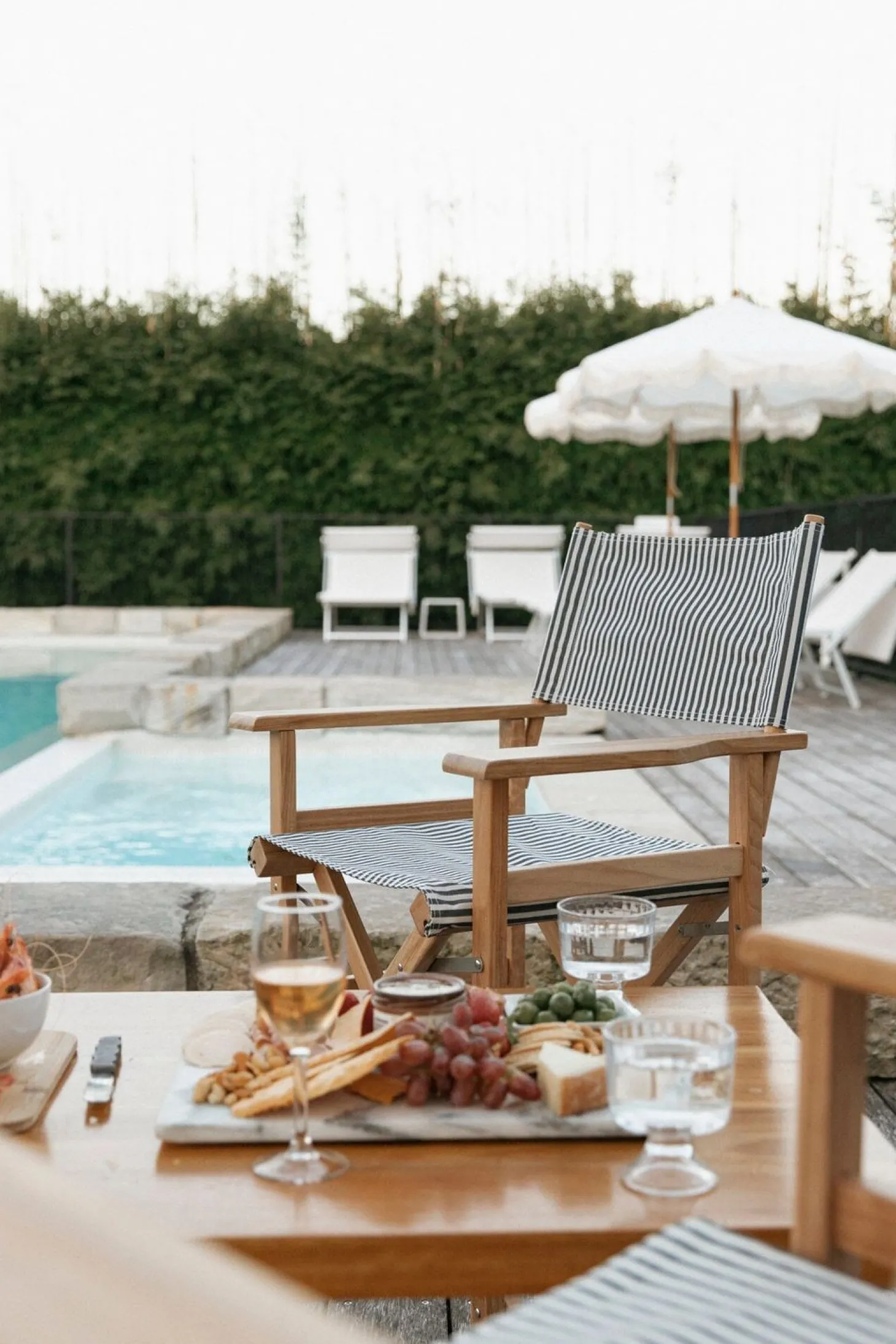 The Directors Chair - Table Height - Lauren'S Navy Stripe