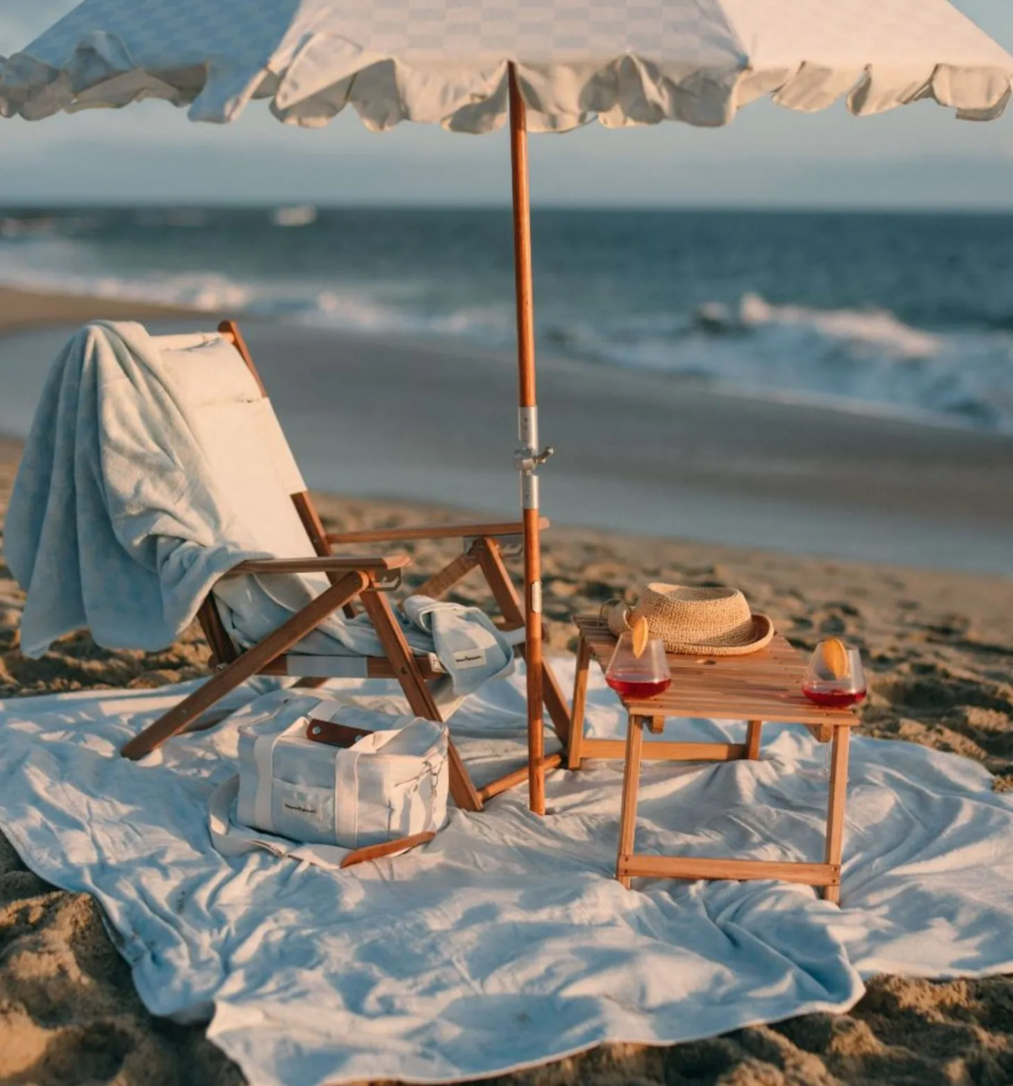 The Folding Picnic Table - Teak