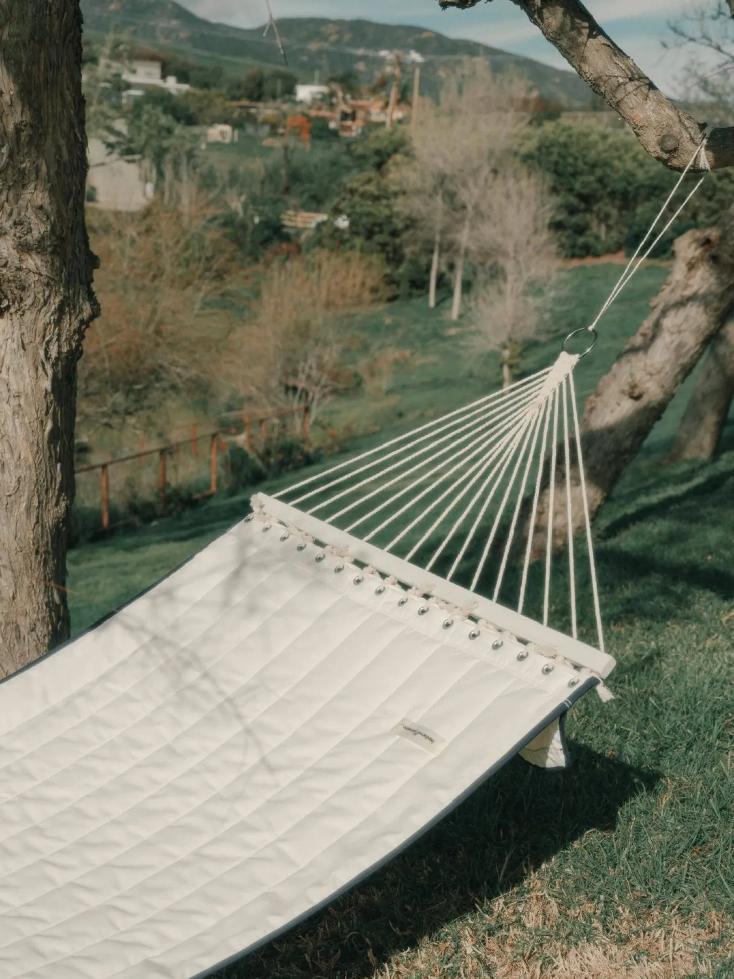 The Hammock - Rivie White