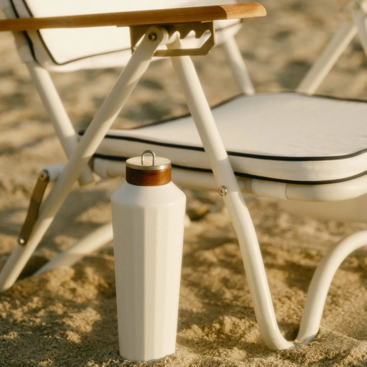 The Hemingway Drinkware - Flask - Antique White - 25 Oz