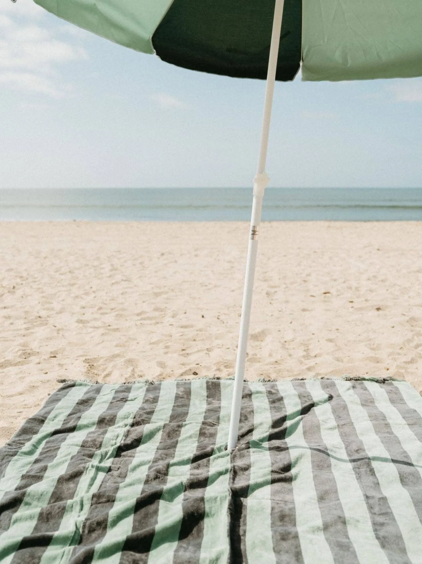 The Holiday Beach Blanket - 70'S Green