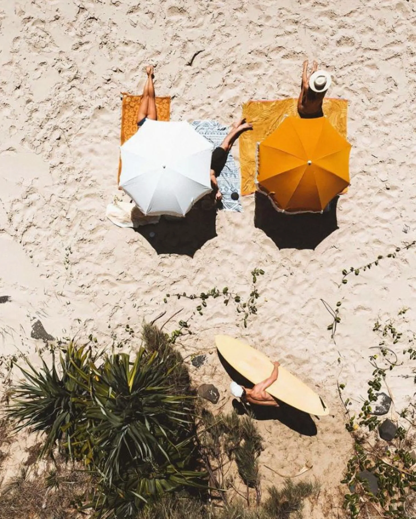 The Holiday Beach Umbrella - Vintage Gold