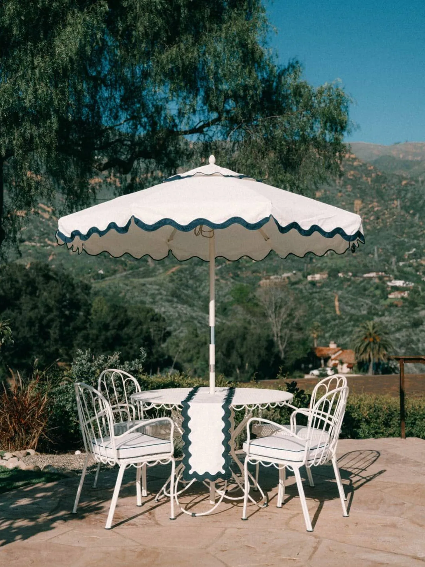 The Market Umbrella - Rivie White