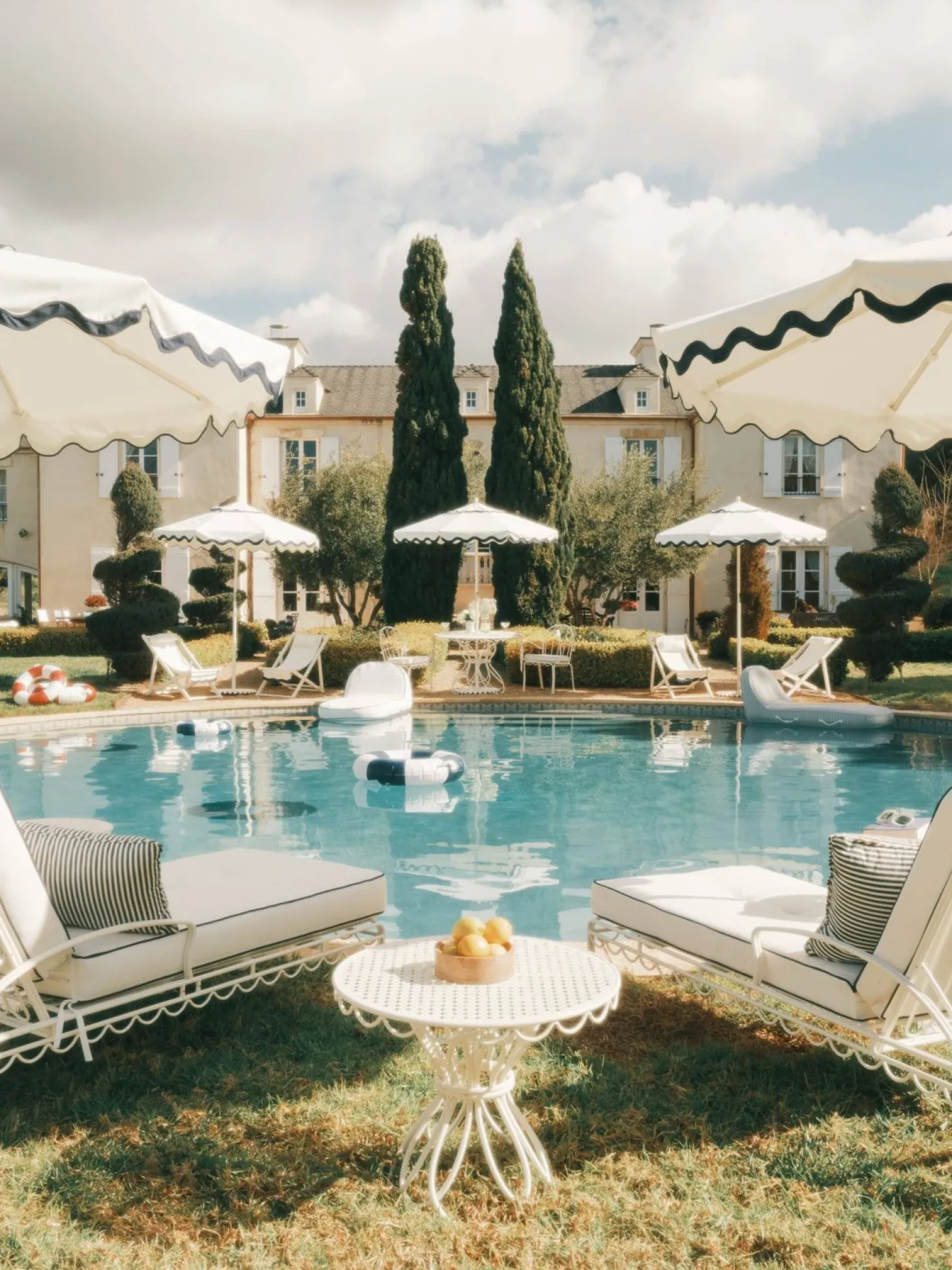 The Market Umbrella - Rivie White