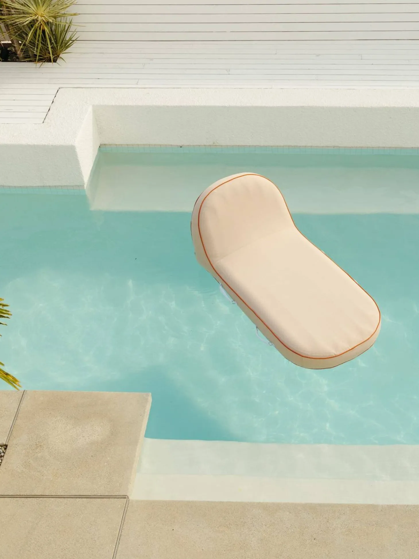 The Pool Lounger - Rivie Pink