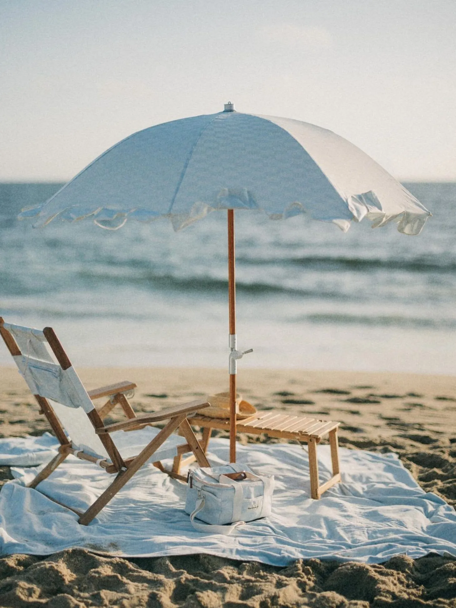 The Premium Beach Umbrella - Vintage Blue Check