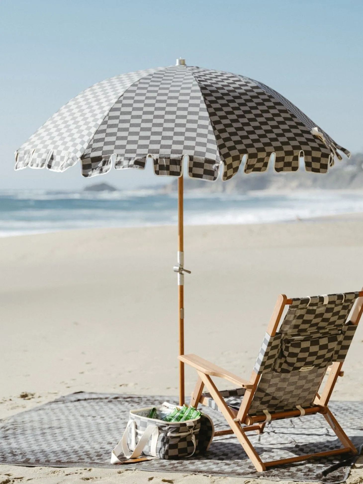 The Premium Beach Umbrella - Vintage Green Check