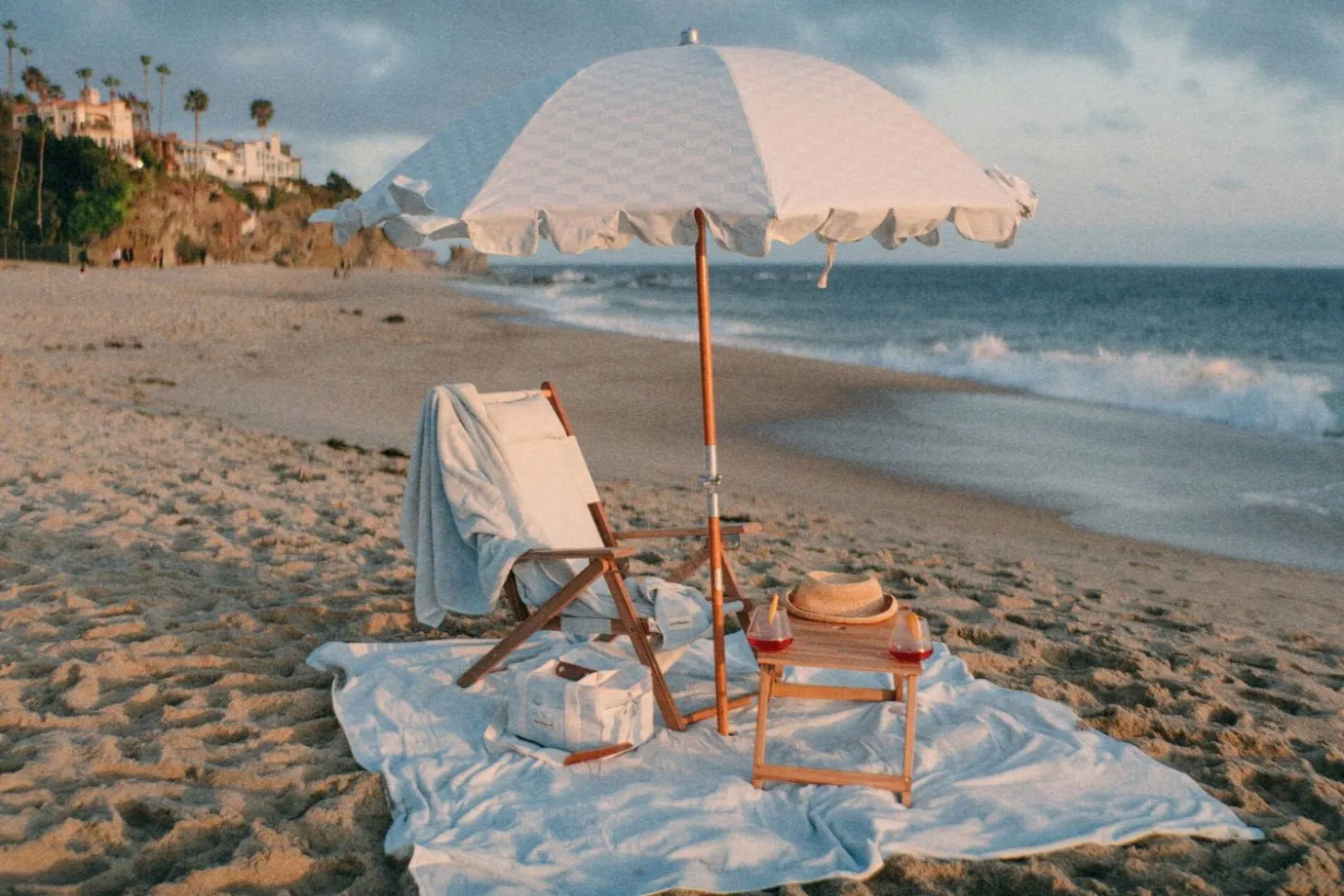 The Premium Beach Umbrella - Vintage Blue Check