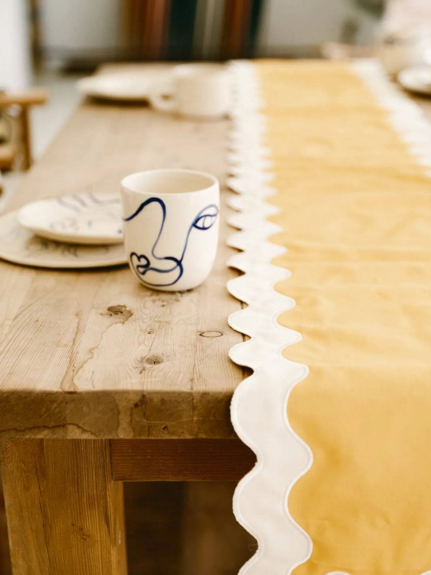 The Table Runner - Rivie Mimosa