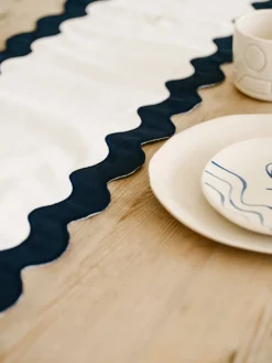 The Table Runner - Rivie White