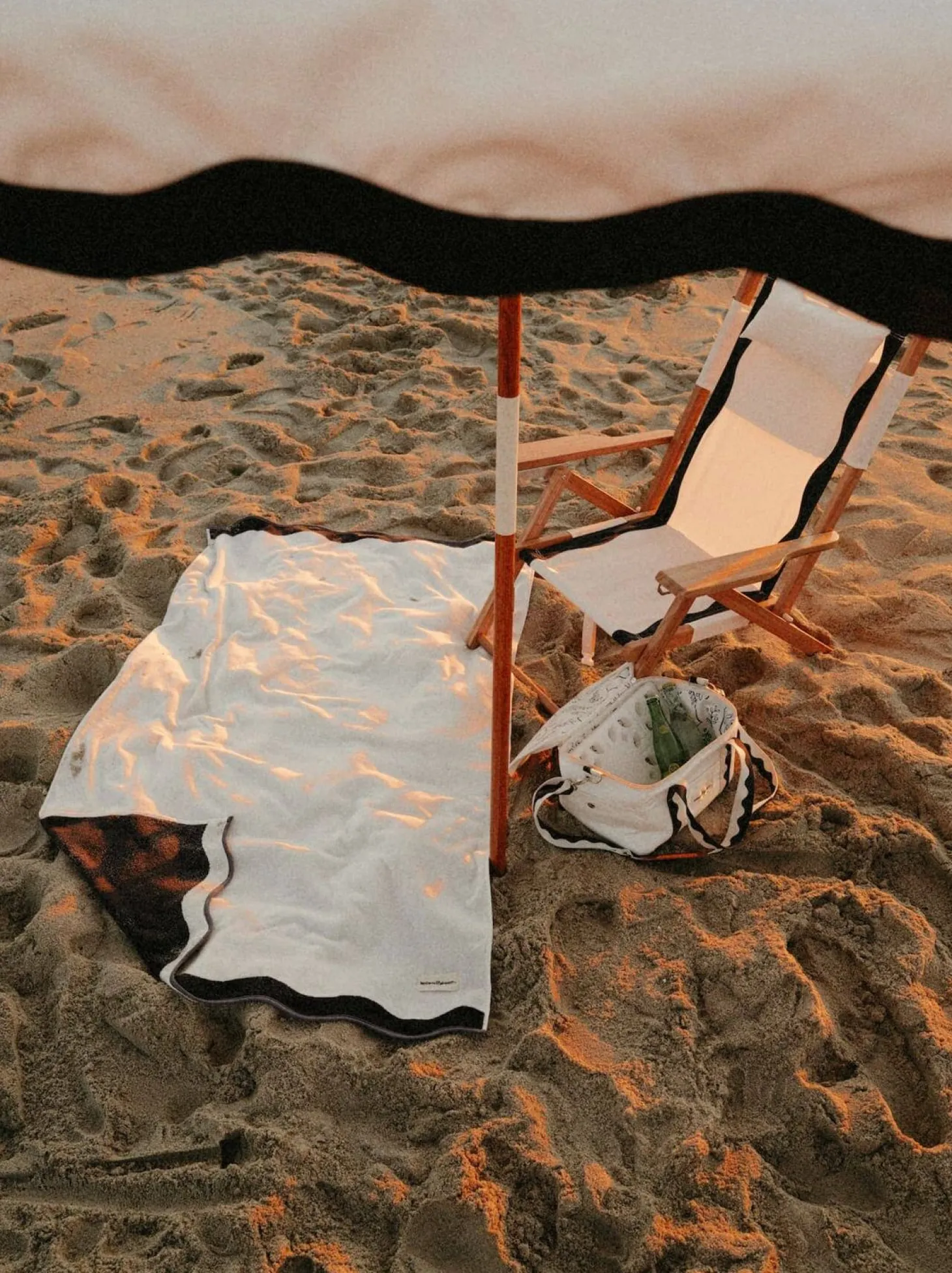 The Tommy Chair - Rivie White