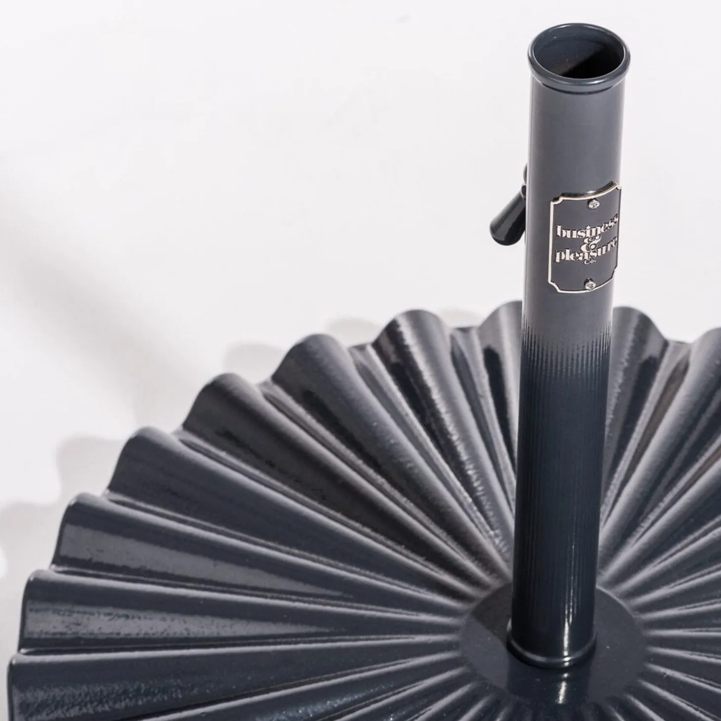 The Xl Clamshell Base - 90 Lbs - Vintage Black