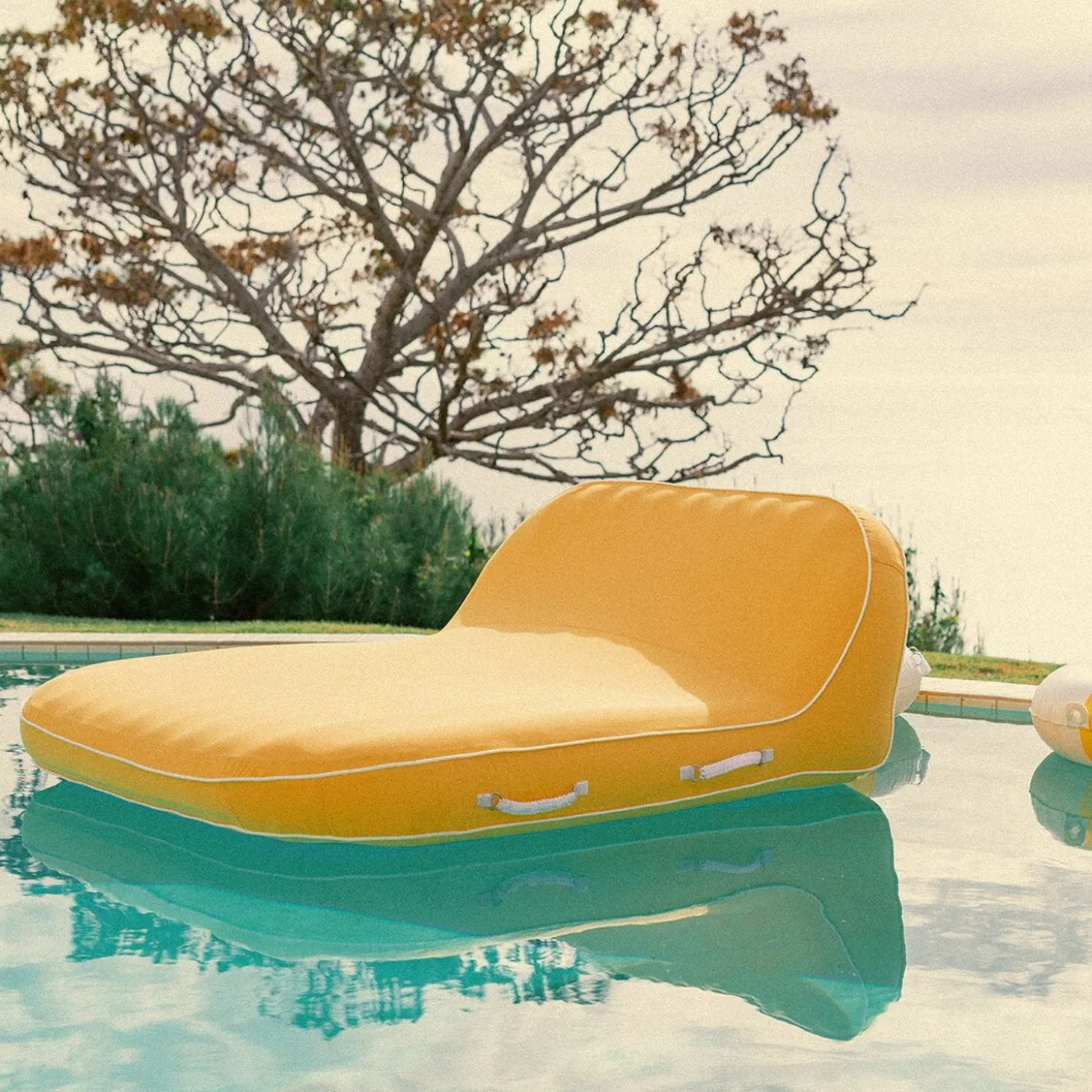 The Xl Pool Lounger - Rivie Mimosa