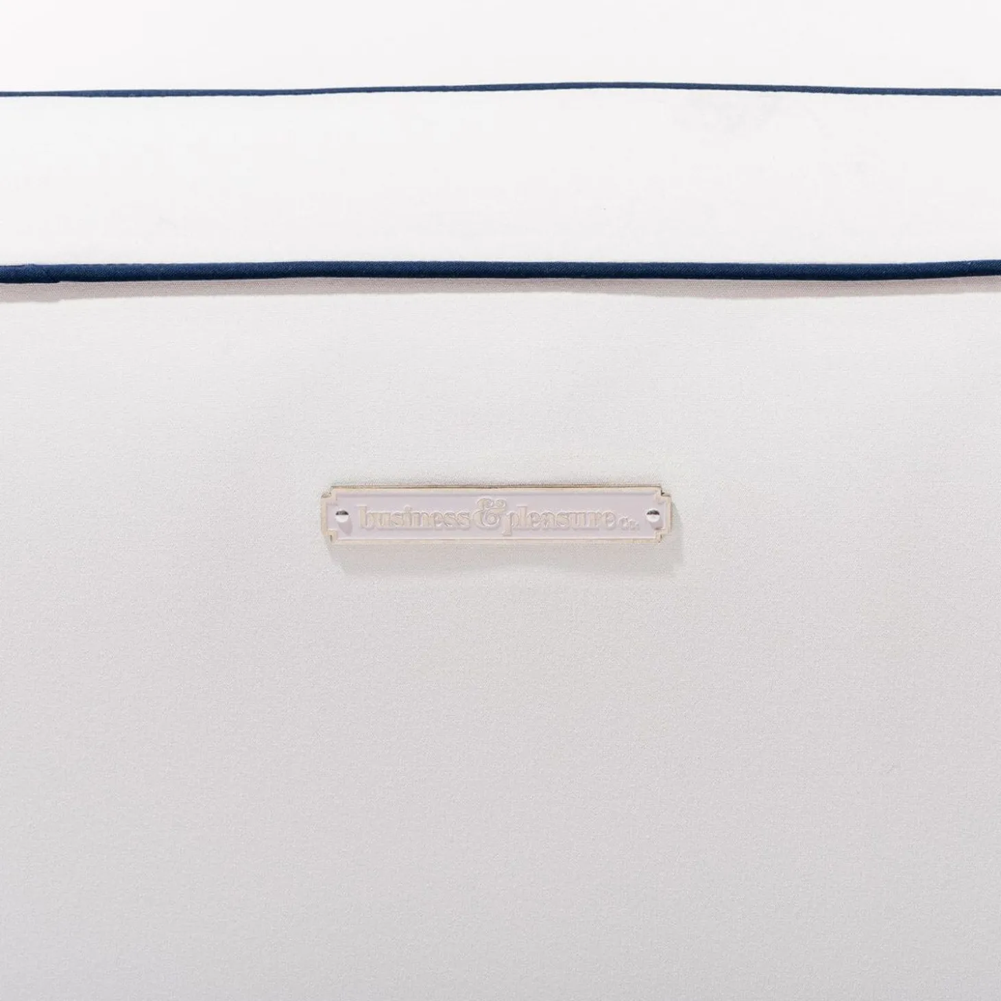 The Xl Pool Lounger - Rivie White